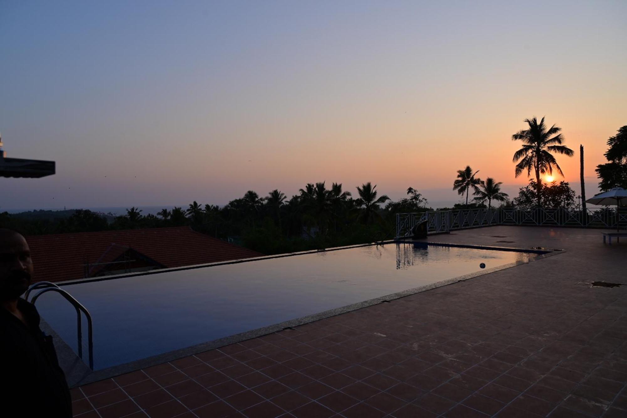 Aadisaktthi Leisure Resort, Kovalam Тривандрум Экстерьер фото